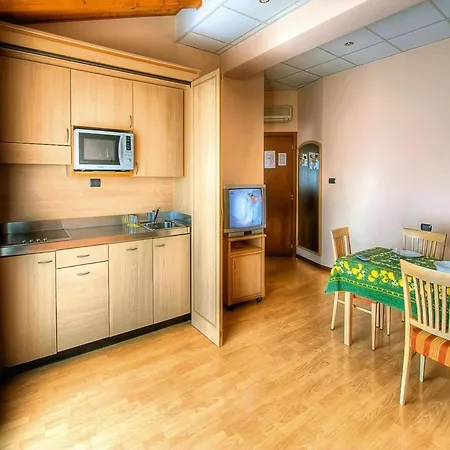 דירה In The Dei Fiori, באוונו